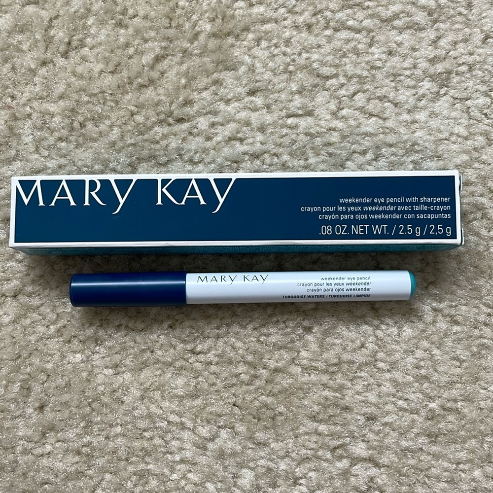 Limited-Edition Weekender Lip Pencil with Sharpener